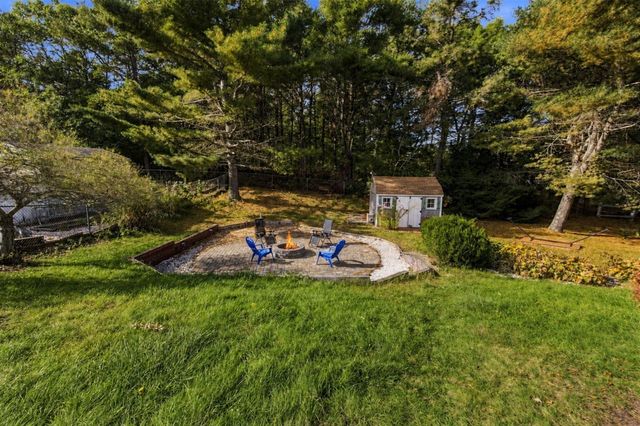 45 Wyndham Hill Dr, Plymouth, MA 02360