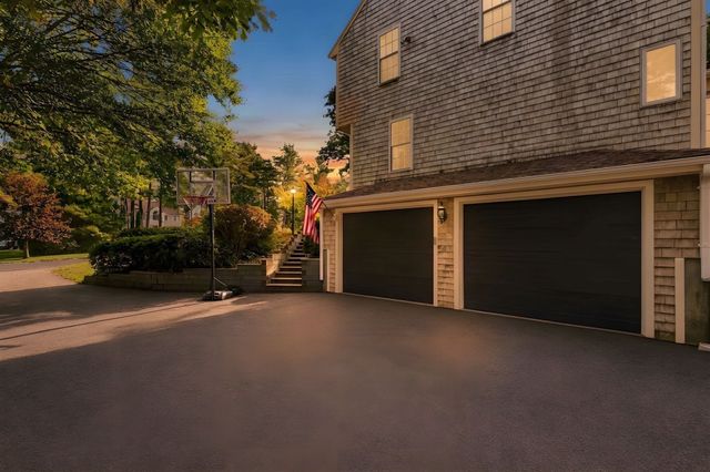 45 Wyndham Hill Dr, Plymouth, MA 02360