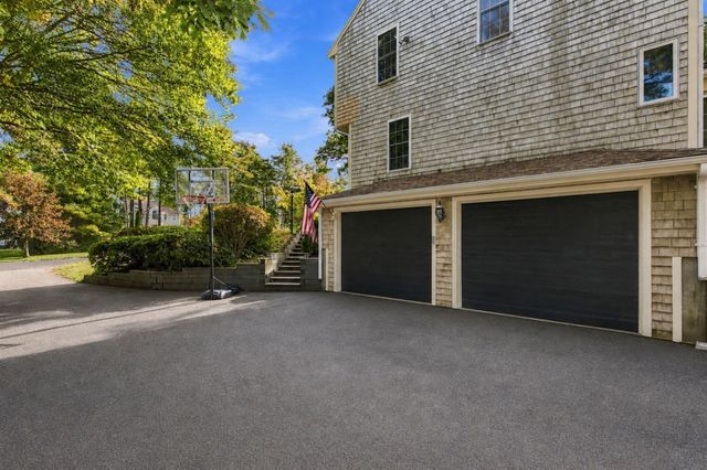45 Wyndham Hill Dr, Plymouth, MA 02360