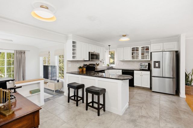 45 Wyndham Hill Dr, Plymouth, MA 02360