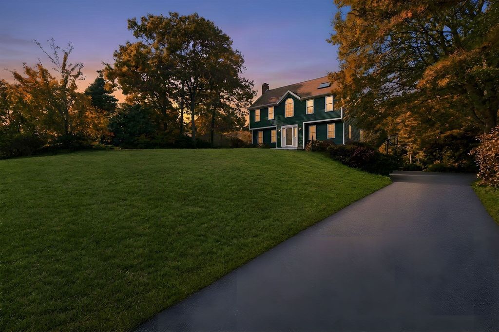 45 Wyndham Hill Dr, Plymouth, MA 02360