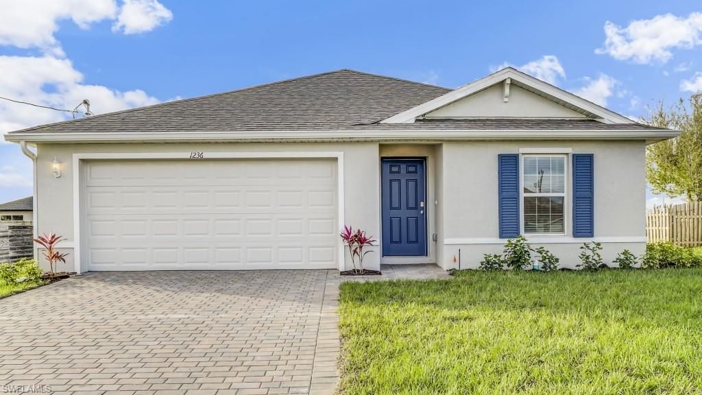 5044 TRADEWINDS CIR, LABELLE, FL 33935 — exterior