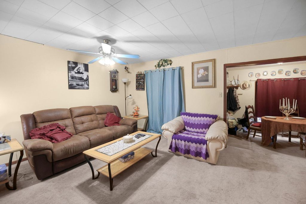 Image 13 of property listing at 811 S Lincoln Boulevard, Centralia, IL 62801