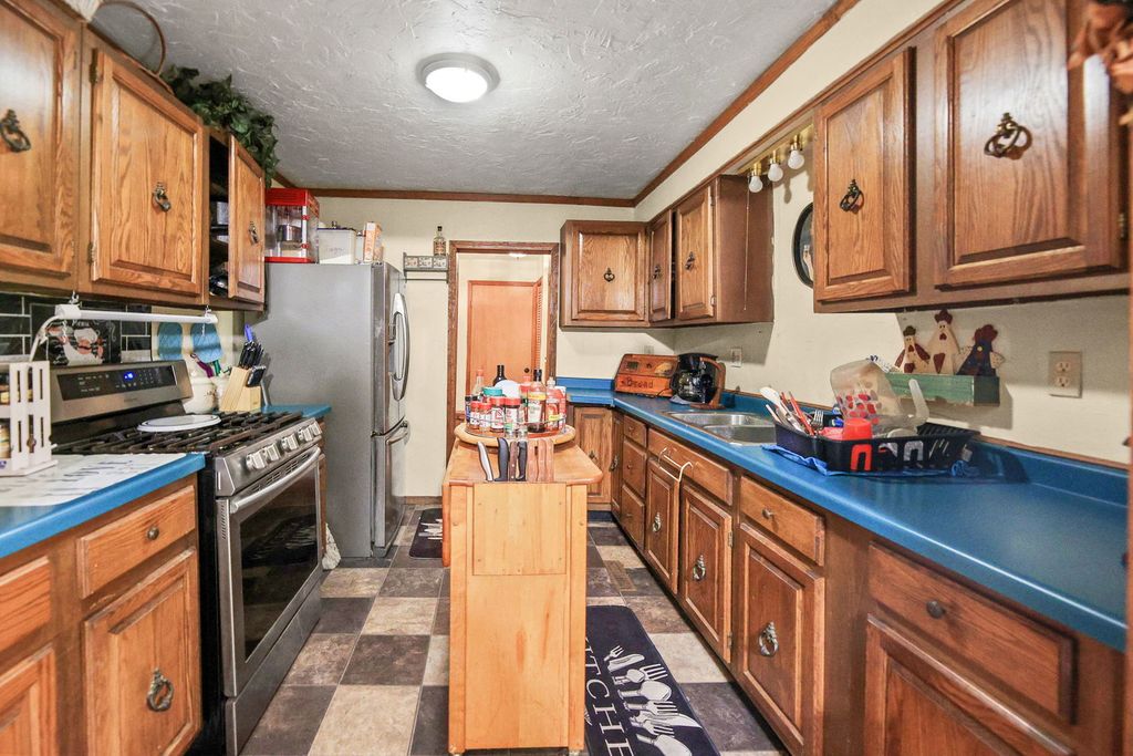 Image 16 of property listing at 811 S Lincoln Boulevard, Centralia, IL 62801