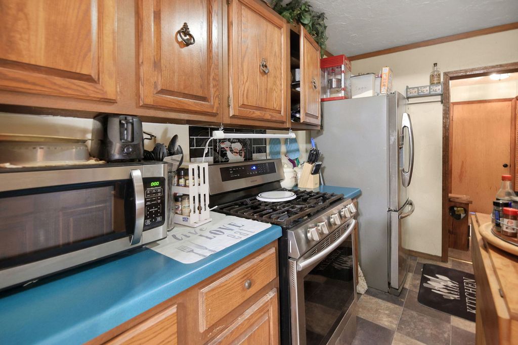 Image 17 of property listing at 811 S Lincoln Boulevard, Centralia, IL 62801
