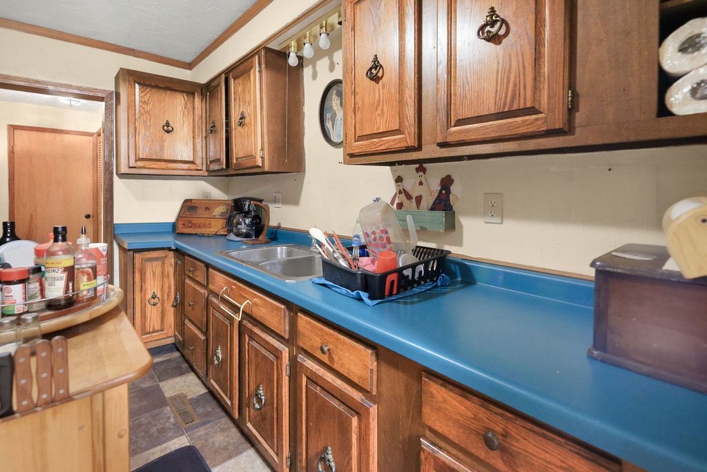 Image 18 of property listing at 811 S Lincoln Boulevard, Centralia, IL 62801