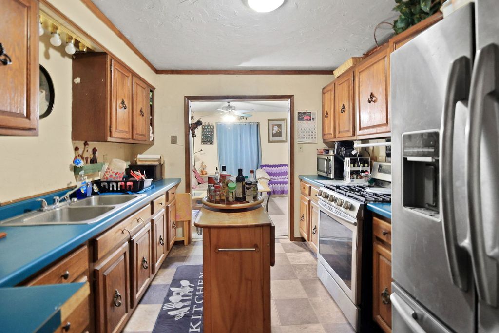 Image 19 of property listing at 811 S Lincoln Boulevard, Centralia, IL 62801
