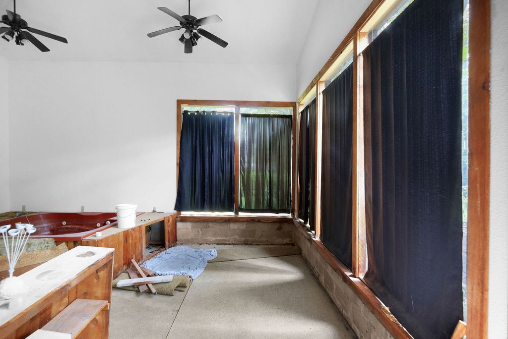 Image 26 of property listing at 811 S Lincoln Boulevard, Centralia, IL 62801