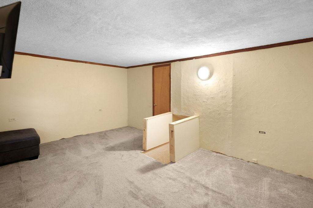 Image 28 of property listing at 811 S Lincoln Boulevard, Centralia, IL 62801