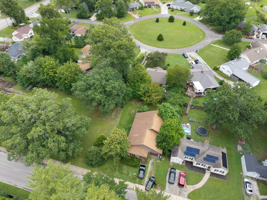 Image 36 of property listing at 811 S Lincoln Boulevard, Centralia, IL 62801