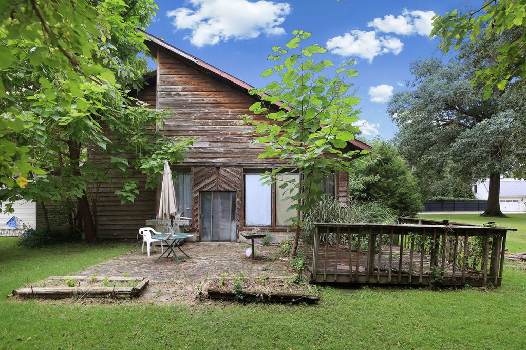 Image 6 of property listing at 811 S Lincoln Boulevard, Centralia, IL 62801