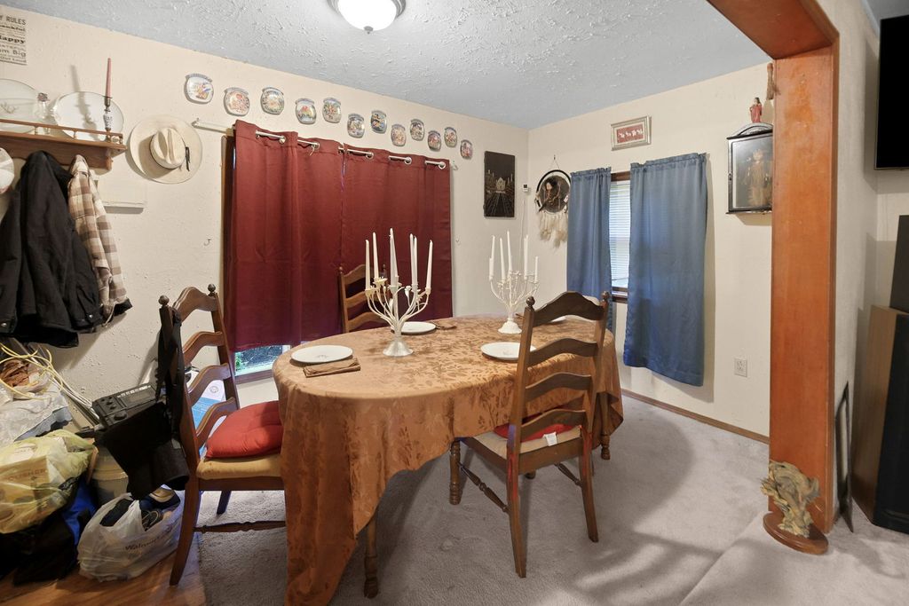 Image 8 of property listing at 811 S Lincoln Boulevard, Centralia, IL 62801