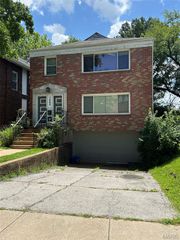 1262 Moorlands Drive, Richmond Heights, MO 63117