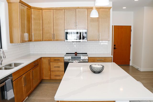 3401 Nuthatch Lane, Marquette, MI 49855