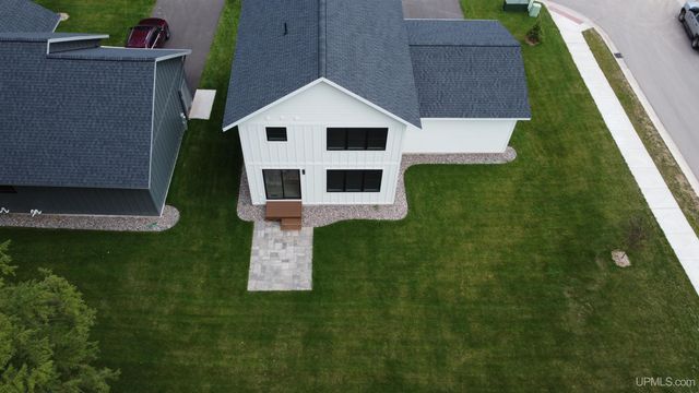 3401 Nuthatch Lane, Marquette, MI 49855