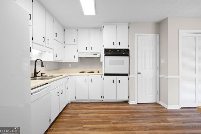 180 Wilbanks Drive, Fayetteville, GA 30215