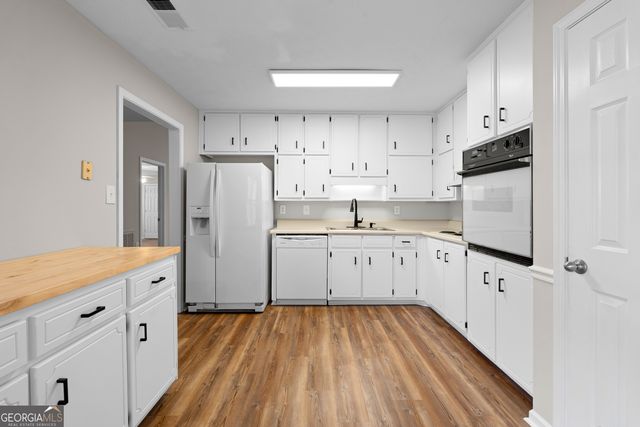 180 Wilbanks Drive, Fayetteville, GA 30215