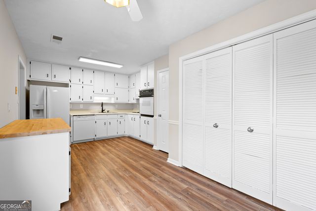 180 Wilbanks Drive, Fayetteville, GA 30215