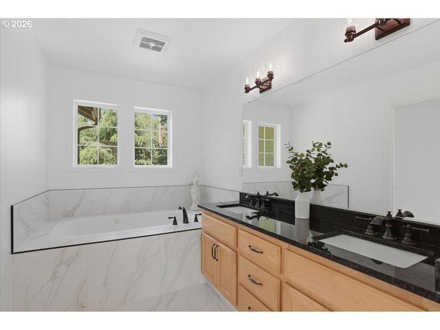5611 Ne 95TH St, Vancouver, WA 98665
