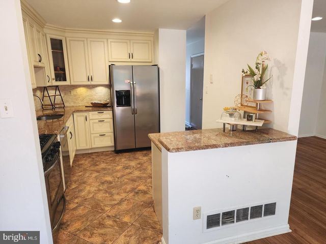 25 FORSYTHIA CT, Lafayette Hill, PA 19444