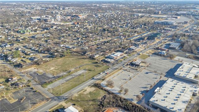 605 Walton Boulevard, Bentonville, AR 72712