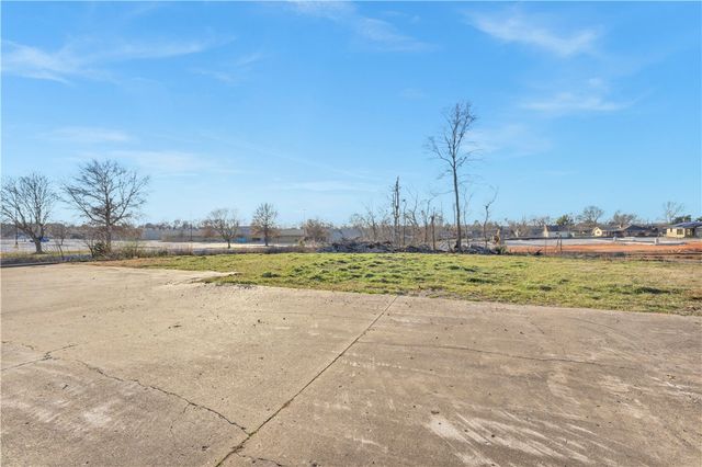 605 Walton Boulevard, Bentonville, AR 72712