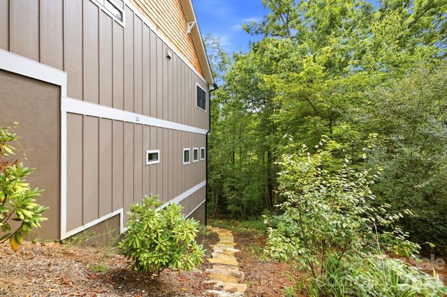 14 Sugarland Ridge Trail, Fairview, NC 28730