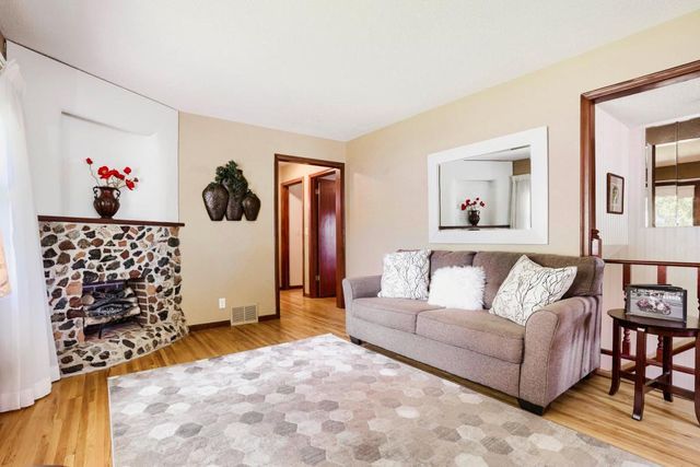 558 113th Lane NW, Coon Rapids, MN 55448