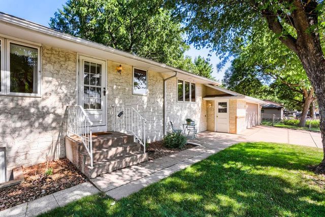 558 113th Lane NW, Coon Rapids, MN 55448