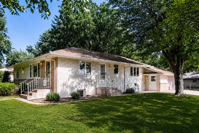 558 113th Lane NW, Coon Rapids, MN 55448