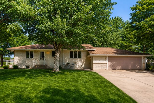 558 113th Lane NW, Coon Rapids, MN 55448