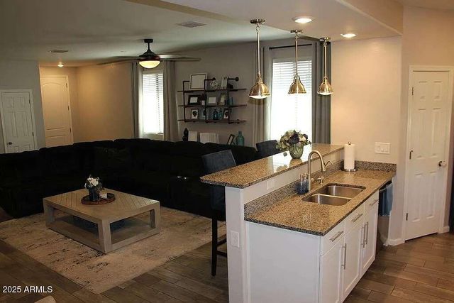 3850 E BALSAM Drive, Chandler, AZ 85286