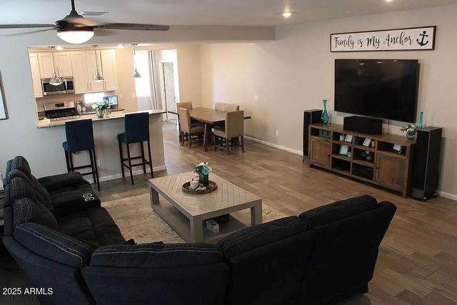 3850 E BALSAM Drive, Chandler, AZ 85286