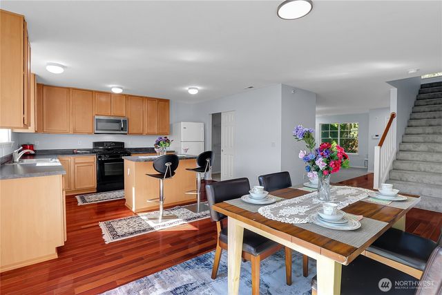 21545 SE 298th Place, Kent, WA 98042