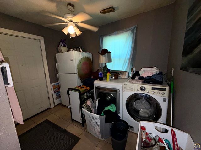1919 SE Iowa AVE, Topeka, KS 66607