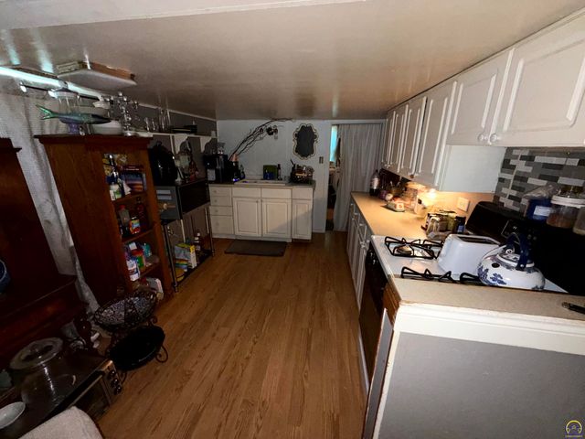 1919 SE Iowa AVE, Topeka, KS 66607