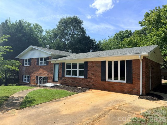 267 Hoopaugh Avenue, Ellenboro, NC 28040