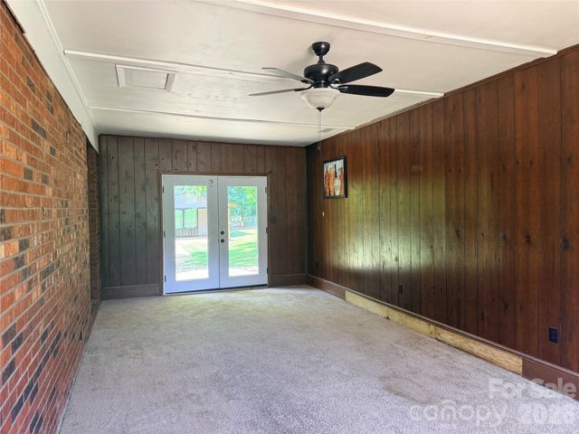 267 Hoopaugh Avenue, Ellenboro, NC 28040