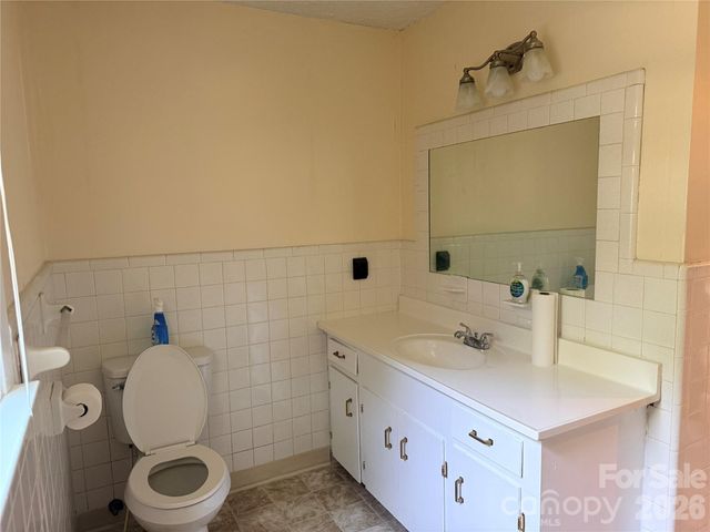 267 Hoopaugh Avenue, Ellenboro, NC 28040