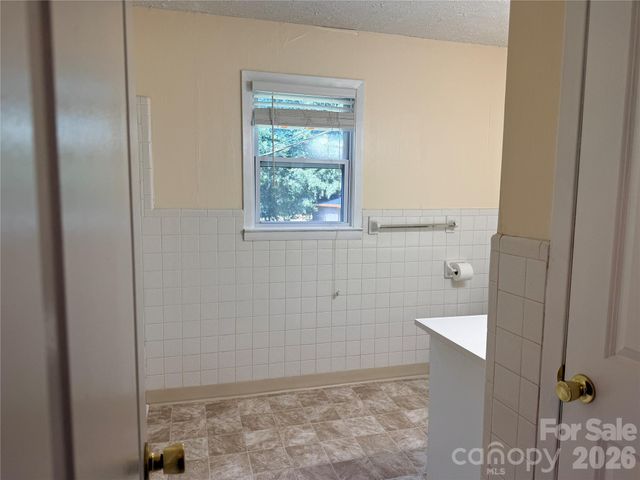 267 Hoopaugh Avenue, Ellenboro, NC 28040