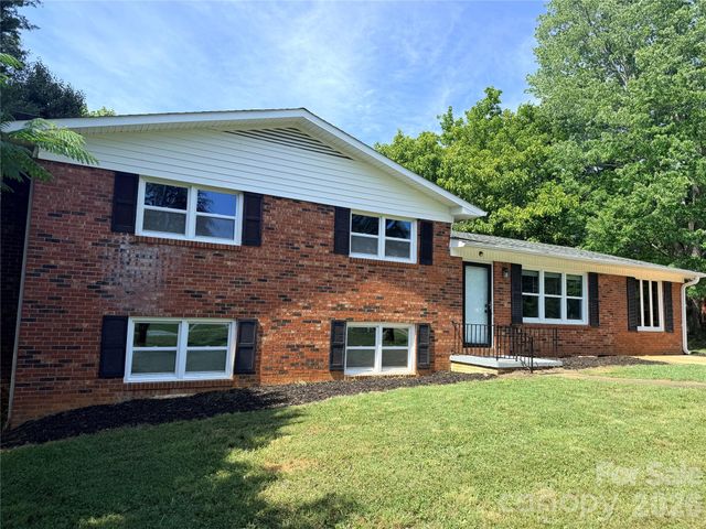 267 Hoopaugh Avenue, Ellenboro, NC 28040