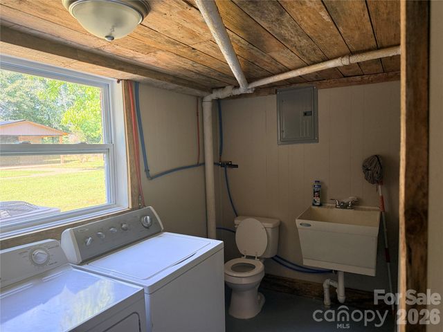 267 Hoopaugh Avenue, Ellenboro, NC 28040