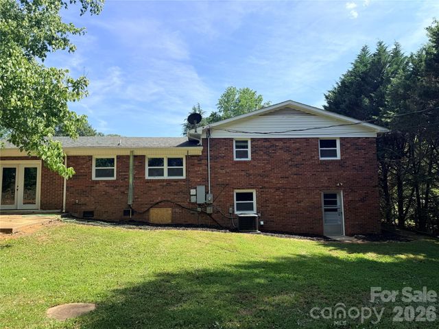267 Hoopaugh Avenue, Ellenboro, NC 28040