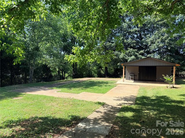 267 Hoopaugh Avenue, Ellenboro, NC 28040