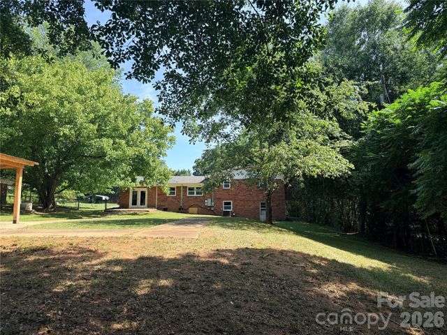 267 Hoopaugh Avenue, Ellenboro, NC 28040