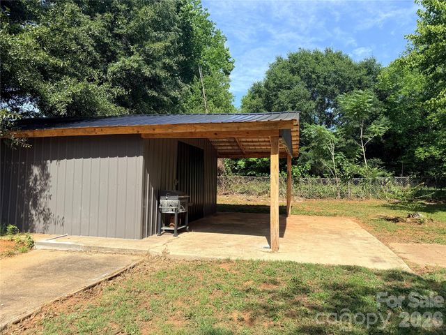 267 Hoopaugh Avenue, Ellenboro, NC 28040