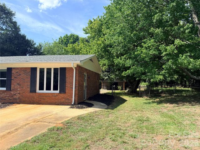 267 Hoopaugh Avenue, Ellenboro, NC 28040