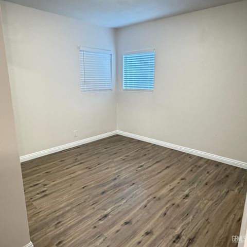 2000 Avondale Drive, Bakersfield, CA 93306