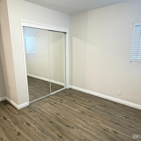 2000 Avondale Drive, Bakersfield, CA 93306