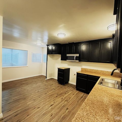 2000 Avondale Drive, Bakersfield, CA 93306